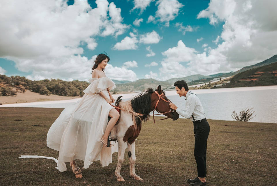Ảnh cưới bán nude của Thảo Trang với ông xã kém 9 tuổi - 11 Ảnh cưới bán nude của Thảo Trang với ông xã kém 9 tuổi - 11