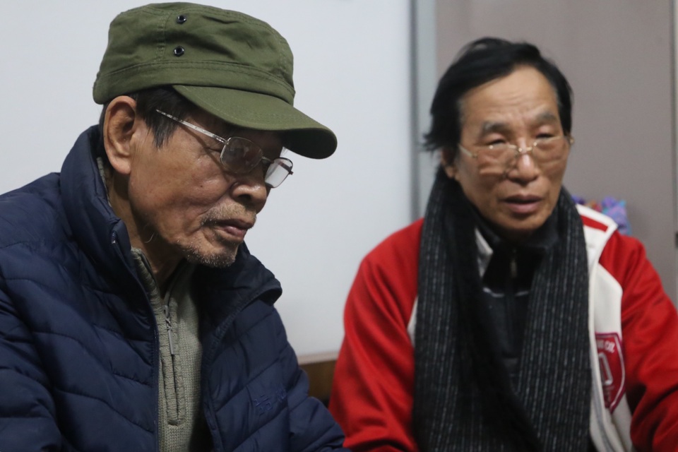 Hà Nội: Cụ ông 70 tuổi hơn 30 năm ôm đơn đi làm giấy tờ nhập hộ khẩu - 2 Hà Nội: Cụ ông 70 tuổi hơn 30 năm ôm đơn đi làm giấy tờ nhập hộ khẩu - 2