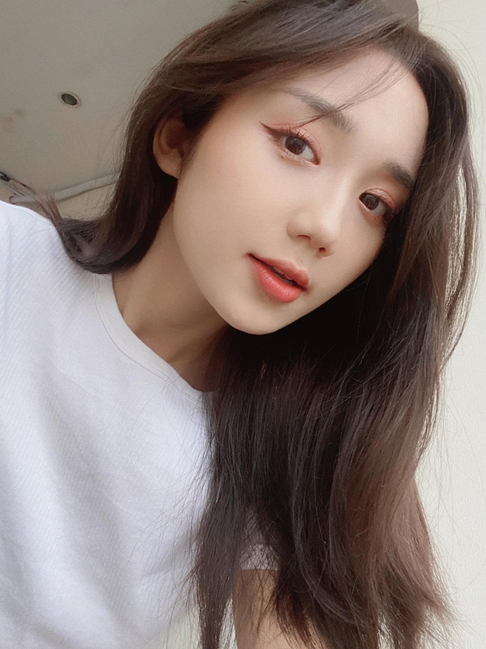 Nữ streamer sở hữu gương mặt đẹp hút hồn đốn tim người hâm mộ - 12 Nữ streamer sở hữu gương mặt đẹp hút hồn đốn tim người hâm mộ - 12