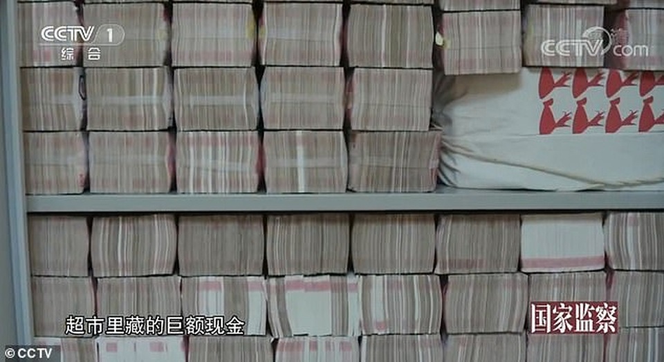 Video 3 tấn tiền mặt chất như núi trong nhà quan tham Trung Quốc - 3 Video 3 tấn tiền mặt chất như núi trong nhà quan tham Trung Quốc - 3