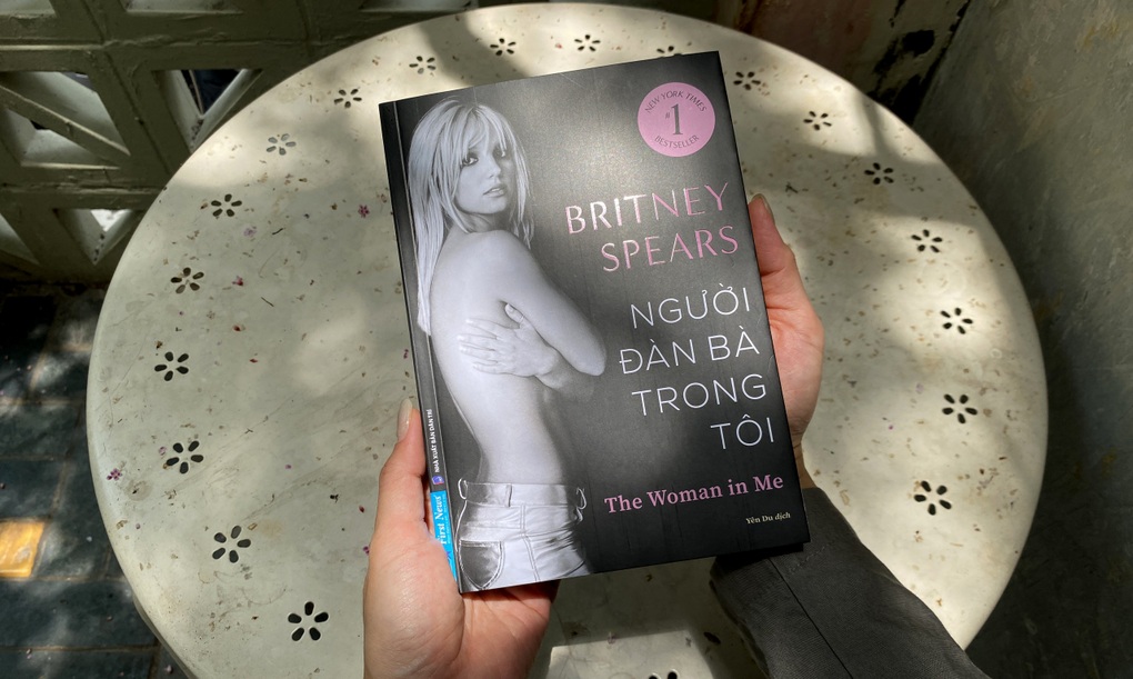Người đàn bà trong tôi: Cuộc đời sau ánh hào quang của Britney Spears - 2 Người đàn bà trong tôi: Cuộc đời sau ánh hào quang của Britney Spears - 2