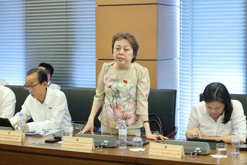 Mới có thông tin sẽ kiểm tra, đi đến đâu cũng thông báo hết lòng xe điếu - 1 Mới có thông tin sẽ kiểm tra, đi đến đâu cũng thông báo hết lòng xe điếu - 1