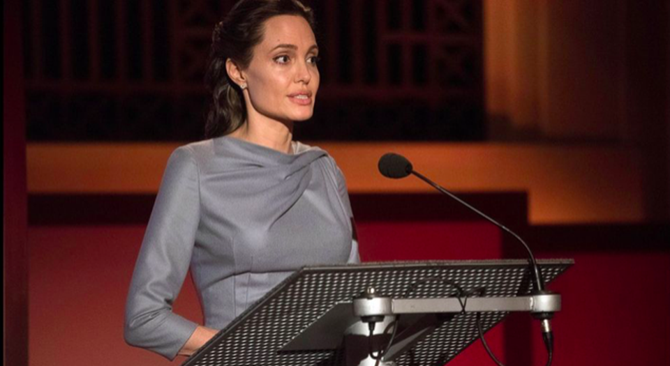 How Angelina Jolie impresses with meaningful social activities - 6