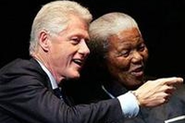 Trà đàm với "người tù thế kỷ" và ăn trưa cùng tỉ phú