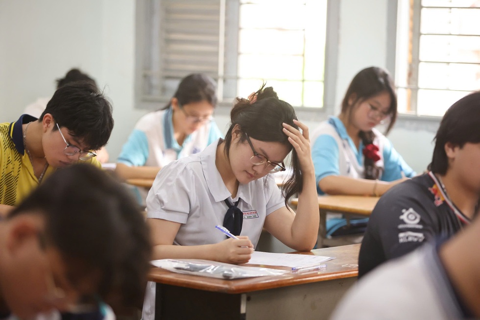 Hơn 1,1 triệu thí sinh bước vào thi tốt nghiệp THPT 2025 với môn ngữ văn
