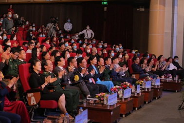 "Trái tim biển đảo" - Khơi dậy trách nhiệm bảo vệ biển trời Tổ quốc