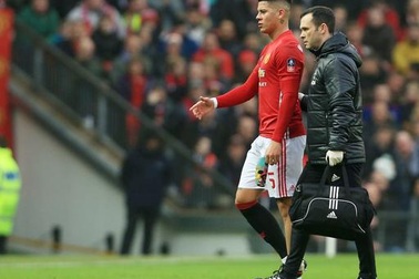 MU trả giá đắt sau chiến thắng trước Reading