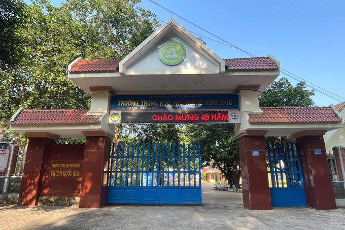 Trường THPT Hồng Đức nơi học sinh H. đang theo học. Ảnh: Thúy Diễm