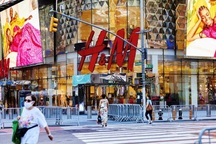 H&M đóng cửa 250 cửa hàng, chuyển sang bán hàng online