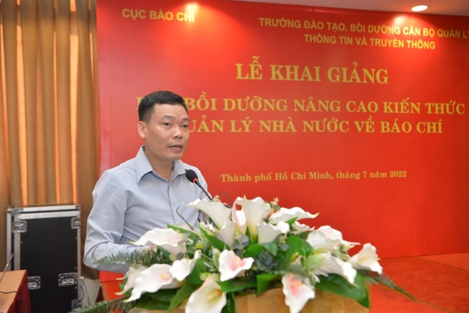 Ông Đặng Khắc Lợi, Phó cục trưởng Cục Báo chí, phát biểu tại lớp bồi dưỡng.