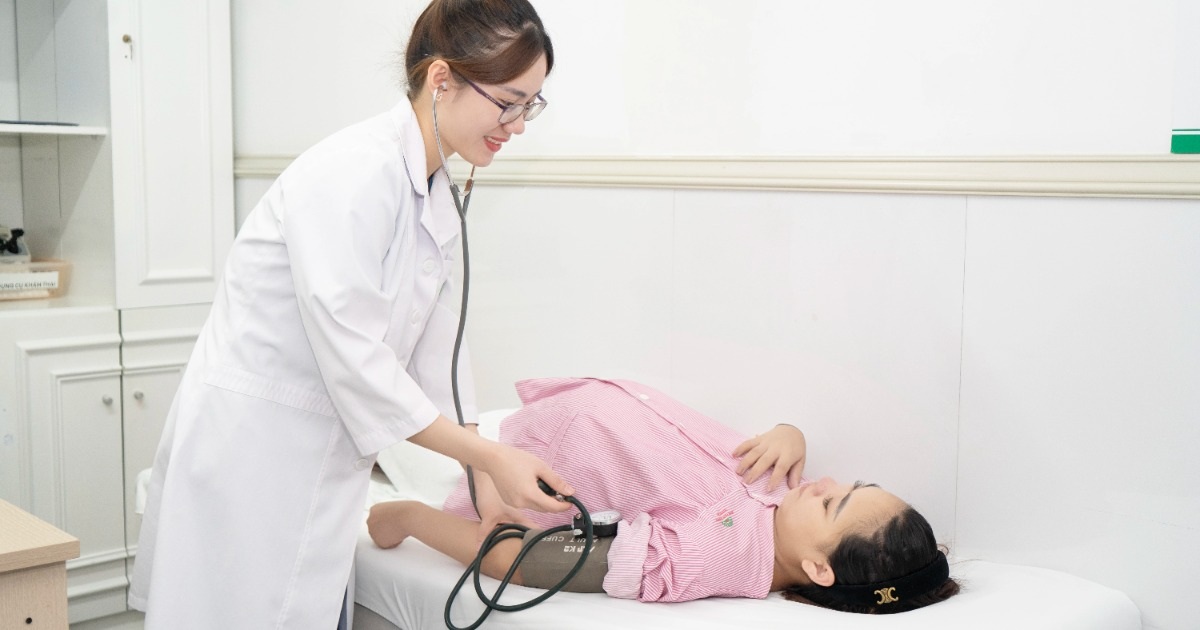 3 cách giúp mẹ bầu giảm đau mỏi lưng không cần dùng thuốc