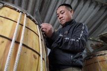 Ngày cuối năm tất bật của người thợ làm ra loại nhạc cụ lễ hội Xuân