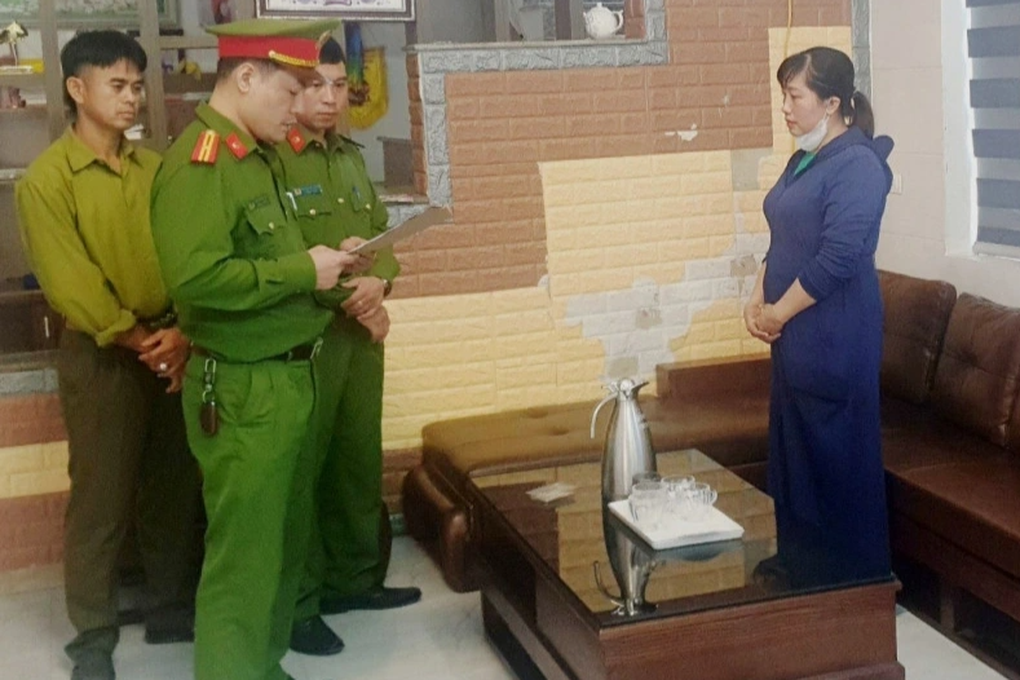 Nữ quái giả danh nhân viên ngân hàng, chiếm đoạt trên 4,5 tỷ đồng - 1 Nữ quái giả danh nhân viên ngân hàng, chiếm đoạt trên 4,5 tỷ đồng - 1