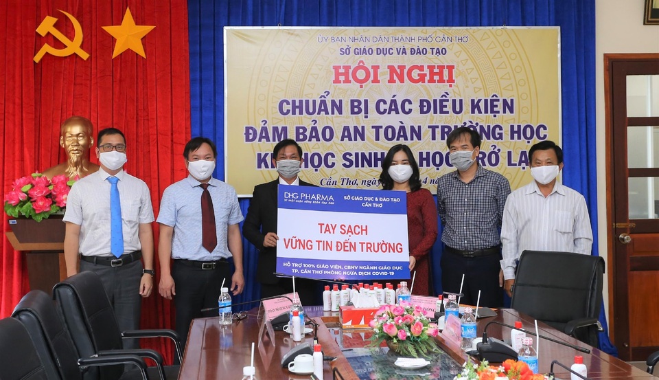 Cận ngày nhập học, Dược Hậu Giang đồng hành cùng giáo viên Cần Thơ vững tin đến trường - 1 Cận ngày nhập học, Dược Hậu Giang đồng hành cùng giáo viên Cần Thơ vững tin đến trường - 1