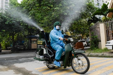 Cận cảnh xe phun khử khuẩn lưu động mới được thử nghiệm ở Hà Nội