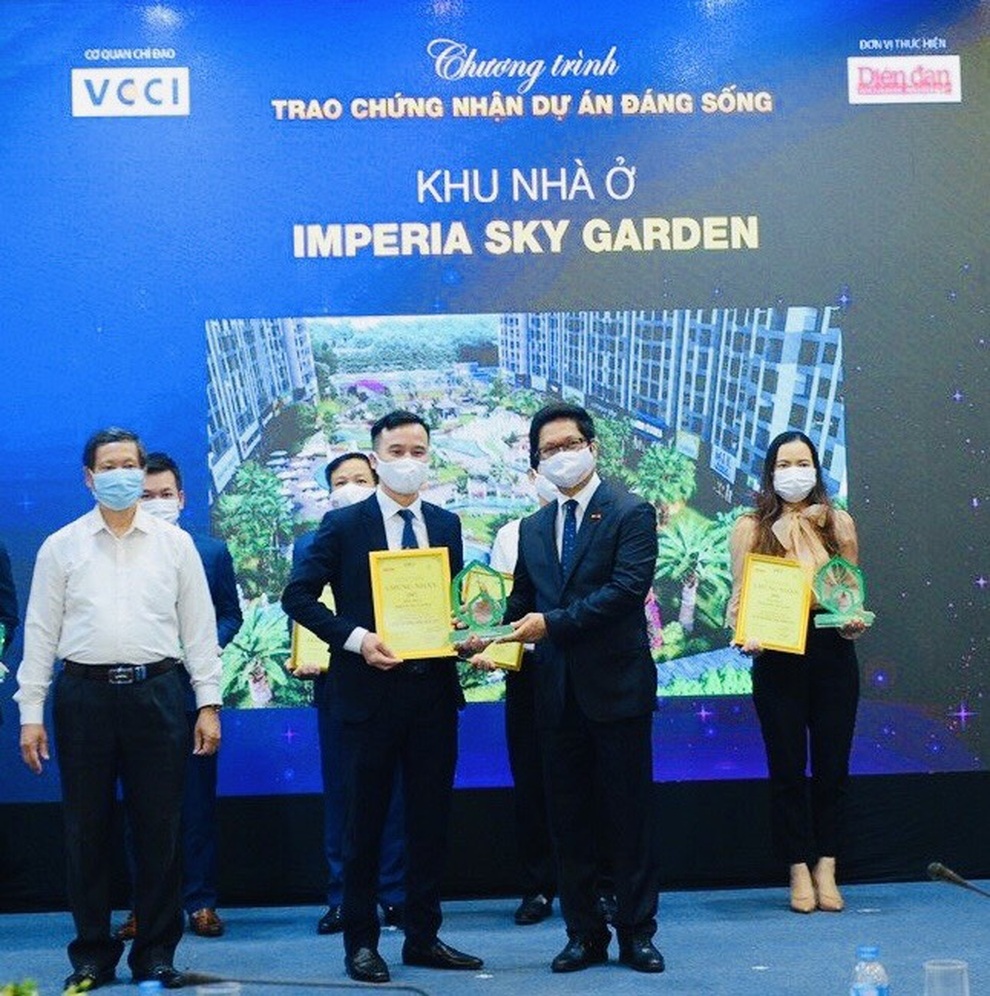 MIKGroup bội thu giải thưởng bất động sản uy tín - 1 MIKGroup bội thu giải thưởng bất động sản uy tín - 1