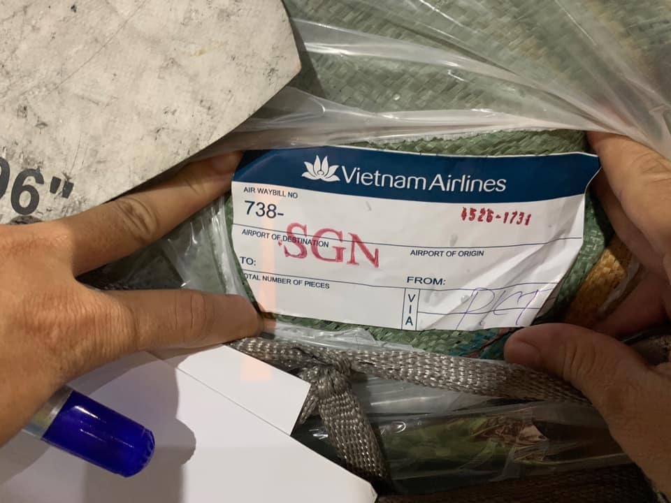 Thu giữ nhiều tấn hàng không hóa đơn chứng từ tại sân bay Tân Sơn Nhất - 3 Thu giữ nhiều tấn hàng không hóa đơn chứng từ tại sân bay Tân Sơn Nhất - 3