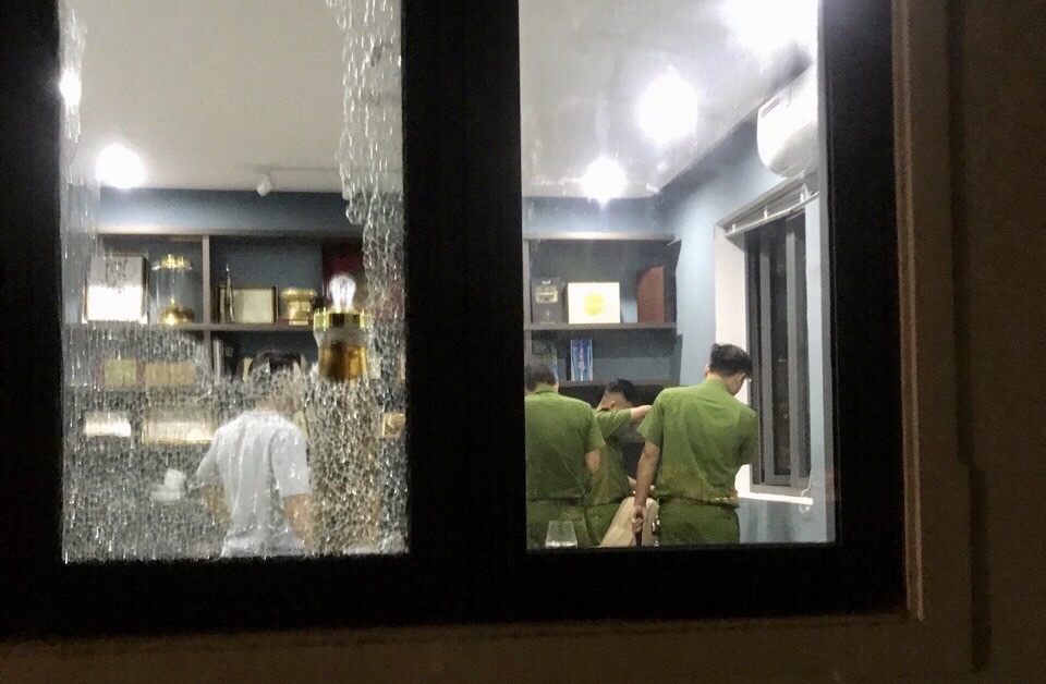 Nhà riêng chủ tịch công ty bất động sản bị đập phá - 1 Nhà riêng chủ tịch công ty bất động sản bị đập phá - 1