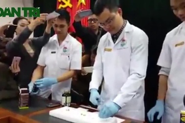 Thực nghiệm các loại dầu cá trên miếng xốp