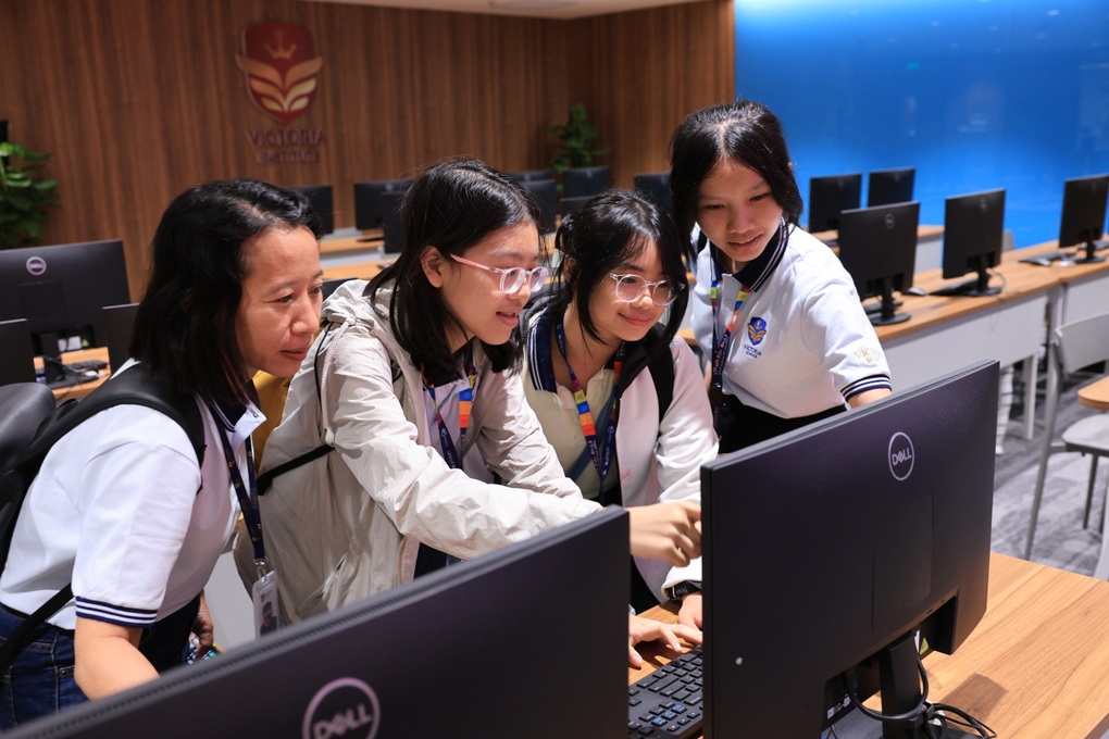 STEAM For Girls 2024: Hành trình tích lũy kỹ năng, hiện thực hóa đam mê khoa học - 8 STEAM For Girls 2024: Hành trình tích lũy kỹ năng, hiện thực hóa đam mê khoa học - 8