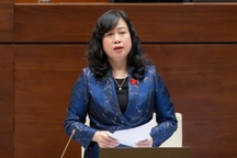 Bộ trưởng Y tế thông tin hướng cải thiện chế độ đãi ngộ với ngành y