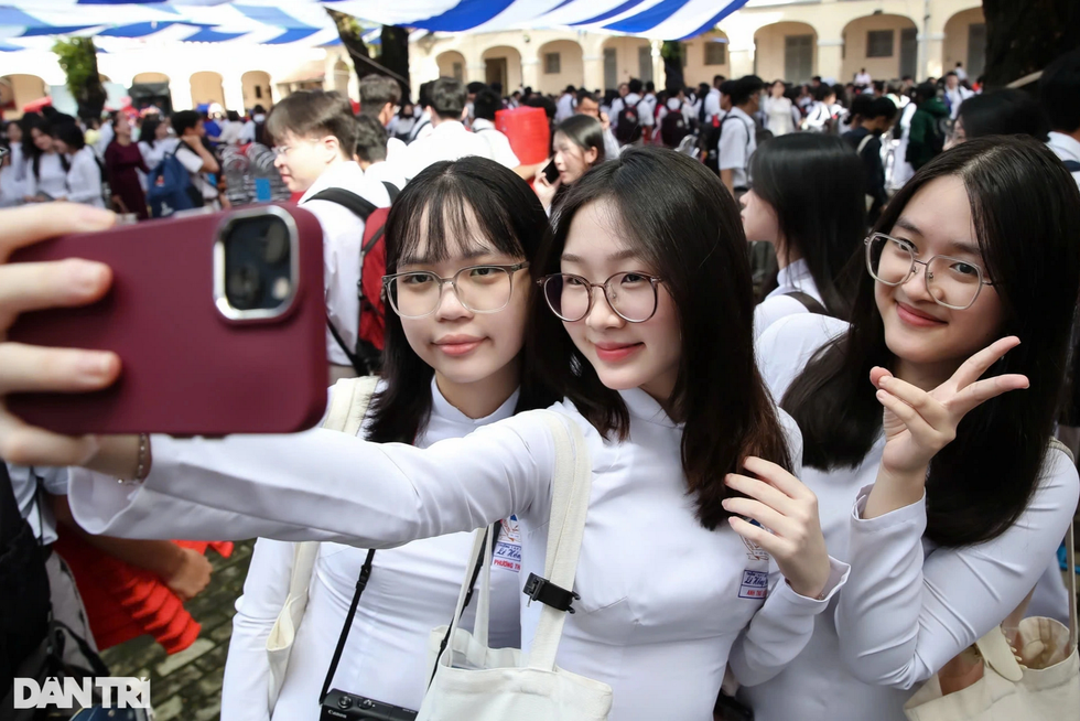 TPHCM thi đua xây dựng công sở hiện đại, công chức chuyên nghiệp - 5 TPHCM thi đua xây dựng công sở hiện đại, công chức chuyên nghiệp - 5