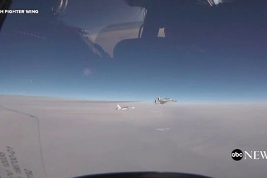 Mỹ tung video chặn máy bay chiến đấu Nga