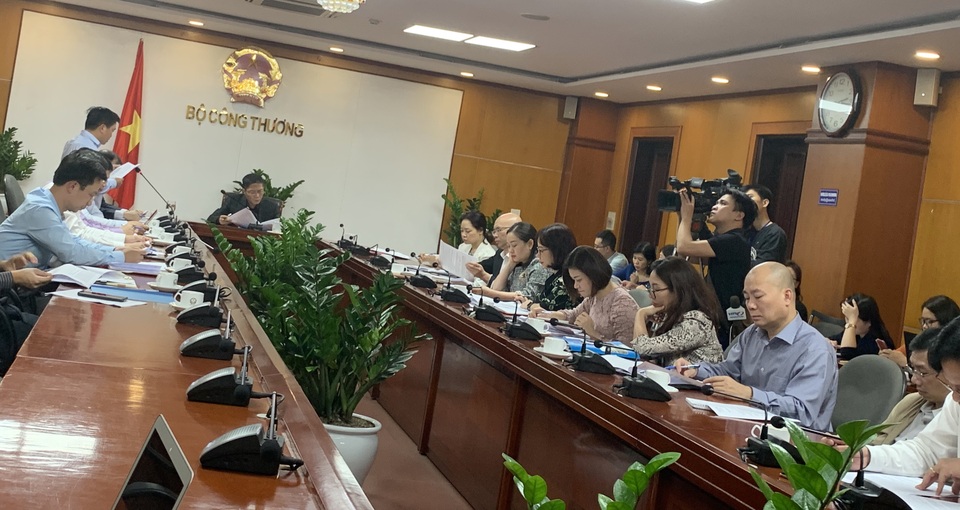 Tác động khủng khiếp của dịch Covid-19, nền kinh tế “thấm đòn” - 1 Tác động khủng khiếp của dịch Covid-19, nền kinh tế “thấm đòn” - 1