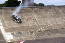 Màn “đốt lốp” đỉnh cao