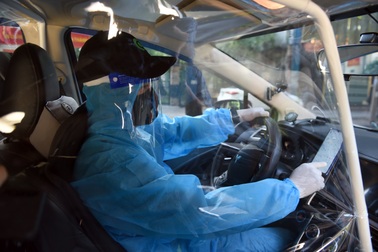 Tài xế "đóng" ở khách sạn, chuyên chở nhân viên y tế, F0 khỏi bệnh