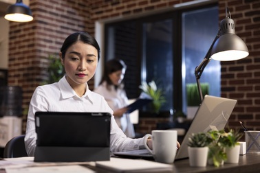 Cách “bắt thóp” cán bộ yếu kém để loại khỏi bộ máy