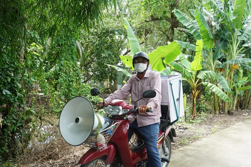 Nhà báo phường đưa thông tin phòng chống dịch đến tận mỗi người dân - 4 Nhà báo phường đưa thông tin phòng chống dịch đến tận mỗi người dân - 4
