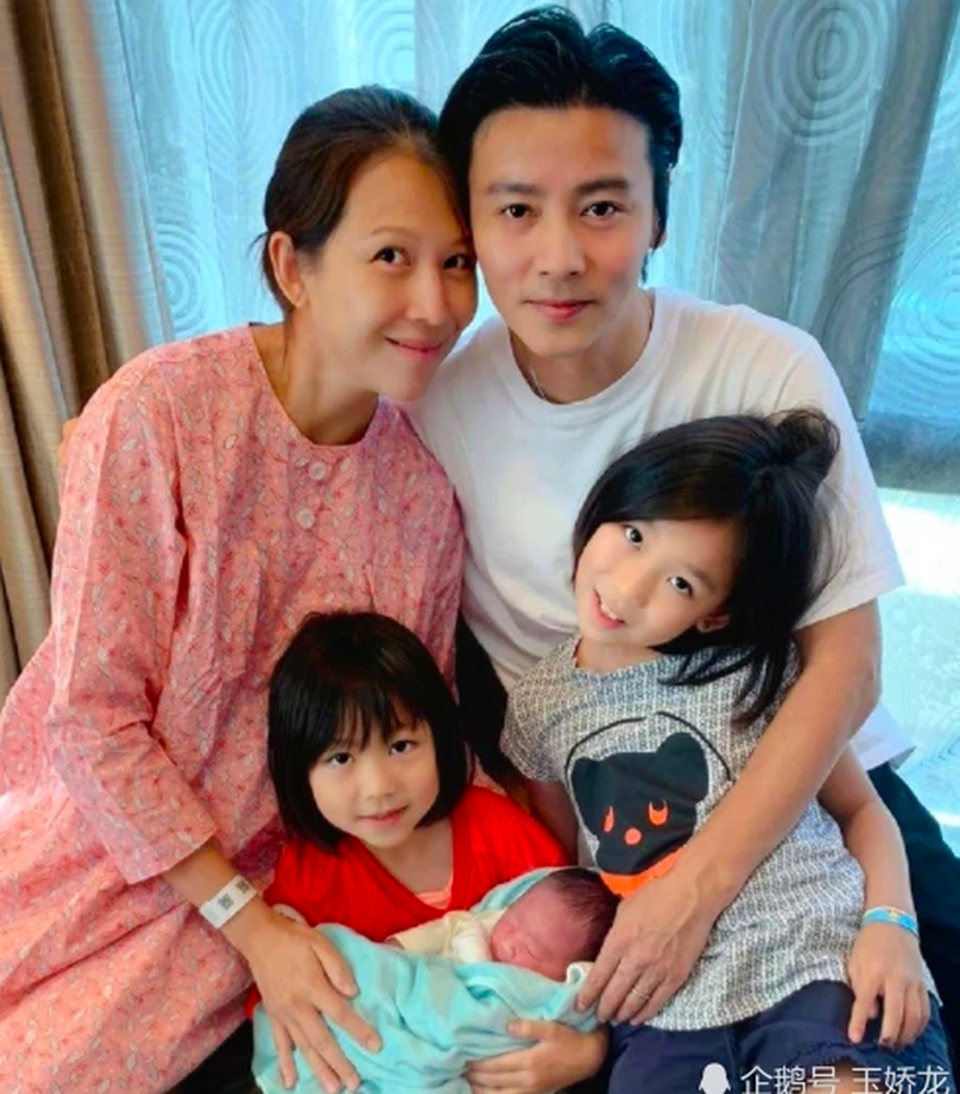 Đường tình sóng gió của tứ đại mỹ nhân nức tiếng một thời xứ hương cảng - 15 Đường tình sóng gió của tứ đại mỹ nhân nức tiếng một thời xứ hương cảng - 15