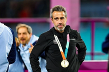 HLV tuyển nữ Tây Ban Nha bị sa thải sau bê bối của Chủ tịch Rubiales