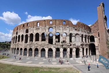 Đấu trường La Mã, Italia