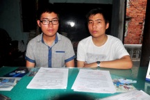 Anh em sinh đôi nhà nghèo đỗ 6 trường đại học