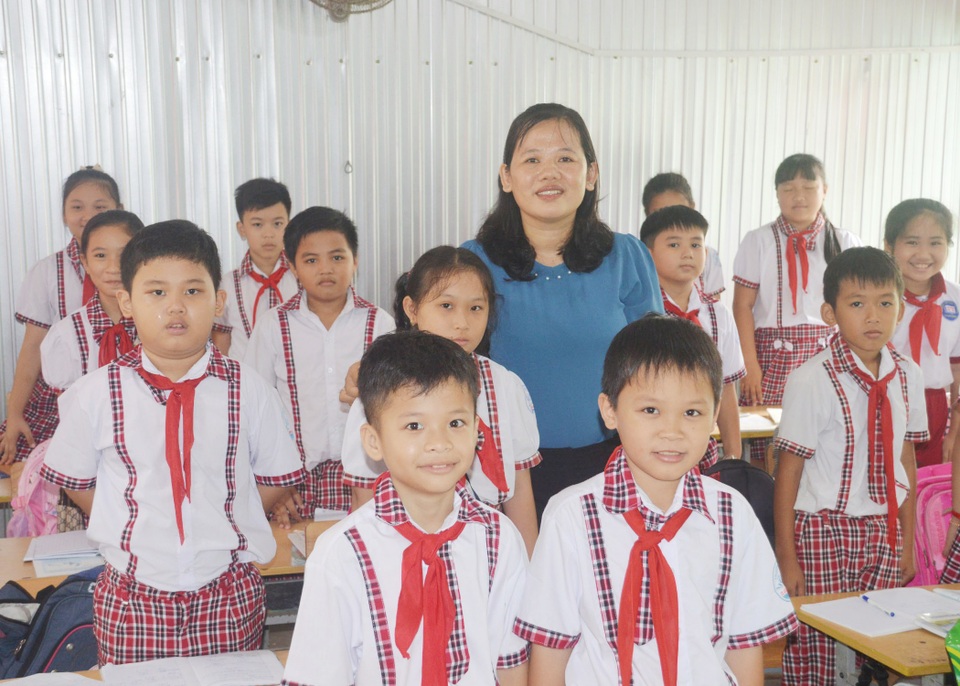 Cô giáo Minh Thùy: Tôi luôn đặt tình yêu thương học sinh lên hàng đầu - 2 Cô giáo Minh Thùy: Tôi luôn đặt tình yêu thương học sinh lên hàng đầu - 2