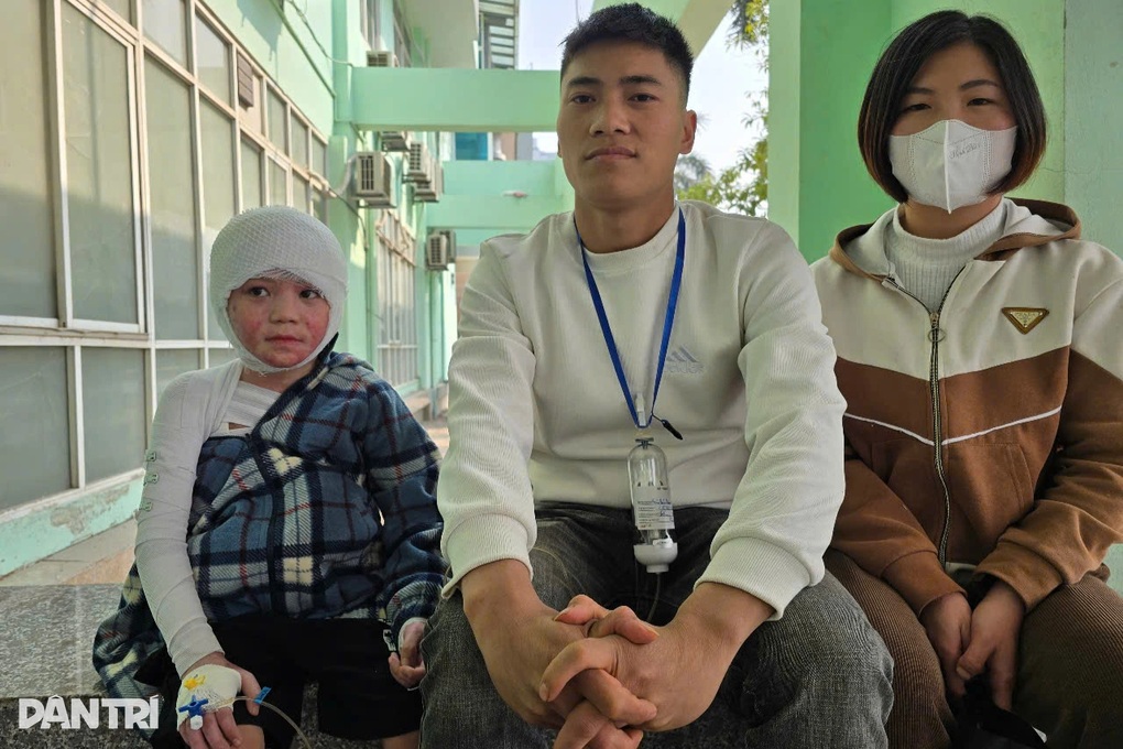 Trao hơn 260 triệu đồng tới cậu bé 7 tuổi ngã vào chậu bỗng rượu nóng - 2