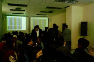 Báo Anh viết về cơn sốt chứng khoán tại Việt Nam