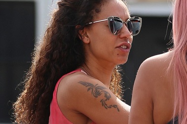 Mel B vắng mặt trong buổi gặp gỡ với chồng cũ