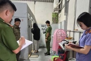 Bé gái 13 tuổi bị thanh niên 19 tuổi tống tiền bằng ảnh khiêu dâm