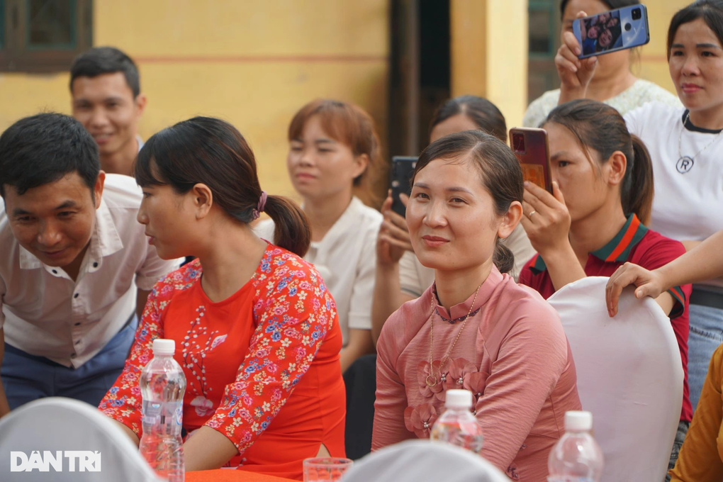 Học sinh sẽ không còn lo cảnh mưa đến phòng dột, nắng nóng thì ngột ngạt - 6 Học sinh sẽ không còn lo cảnh mưa đến phòng dột, nắng nóng thì ngột ngạt - 6