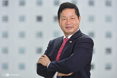 Nhóm bảo hiểm bất ngờ nổi sóng, xuất hiện mã cổ phiếu phá đỉnh