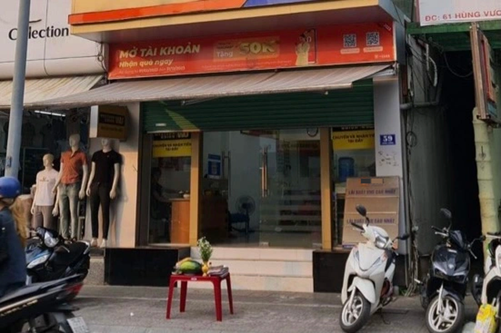 Giám đốc một phòng giao dịch ngân hàng ở Huế tử vong tại trụ sở - 1 Giám đốc một phòng giao dịch ngân hàng ở Huế tử vong tại trụ sở - 1