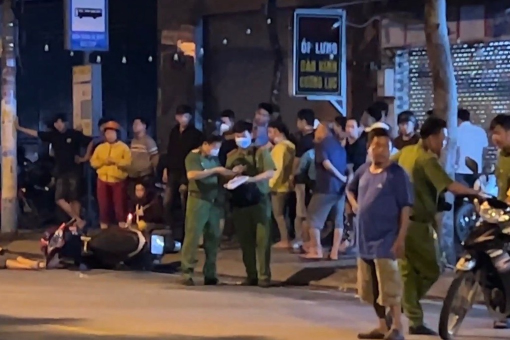Người đàn ông nghi bị xe cán tử vong giữa đường ở TPHCM - 1 Người đàn ông nghi bị xe cán tử vong giữa đường ở TPHCM - 1