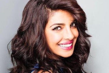 Cựu hoa hậu thế giới muốn làm… James Bond