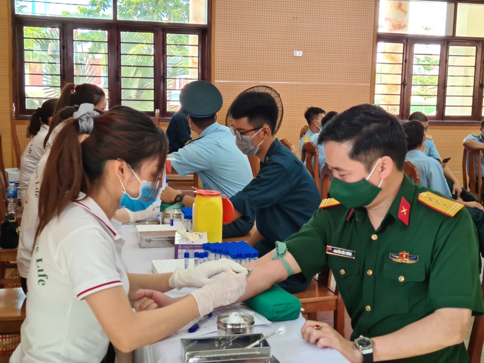 Hơn 600 cán bộ, đoàn viên thanh niên tham gia hiến máu - 3 Hơn 600 cán bộ, đoàn viên thanh niên tham gia hiến máu - 3
