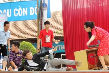 Tổ chức phiên tòa giả định vào trường học để giáo dục học sinh