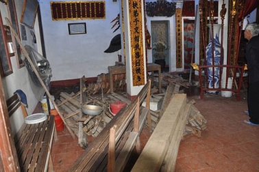 Từ “bẫy” gỗ sưa tới nguy cơ với đình chùa cổ 