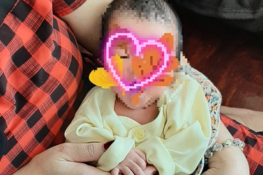 Phát hiện 2 trẻ sơ sinh bị bỏ rơi